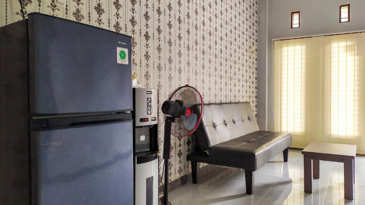 Omah Leren Mitra Reddoorz Near Gembiraloka Zoo Yogyakarta Hotel Eksteriør billede