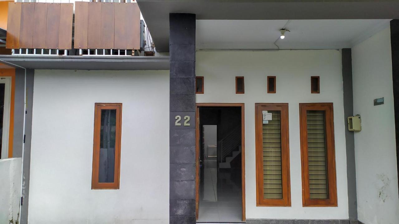 Omah Leren Mitra Reddoorz Near Gembiraloka Zoo Yogyakarta Hotel Eksteriør billede