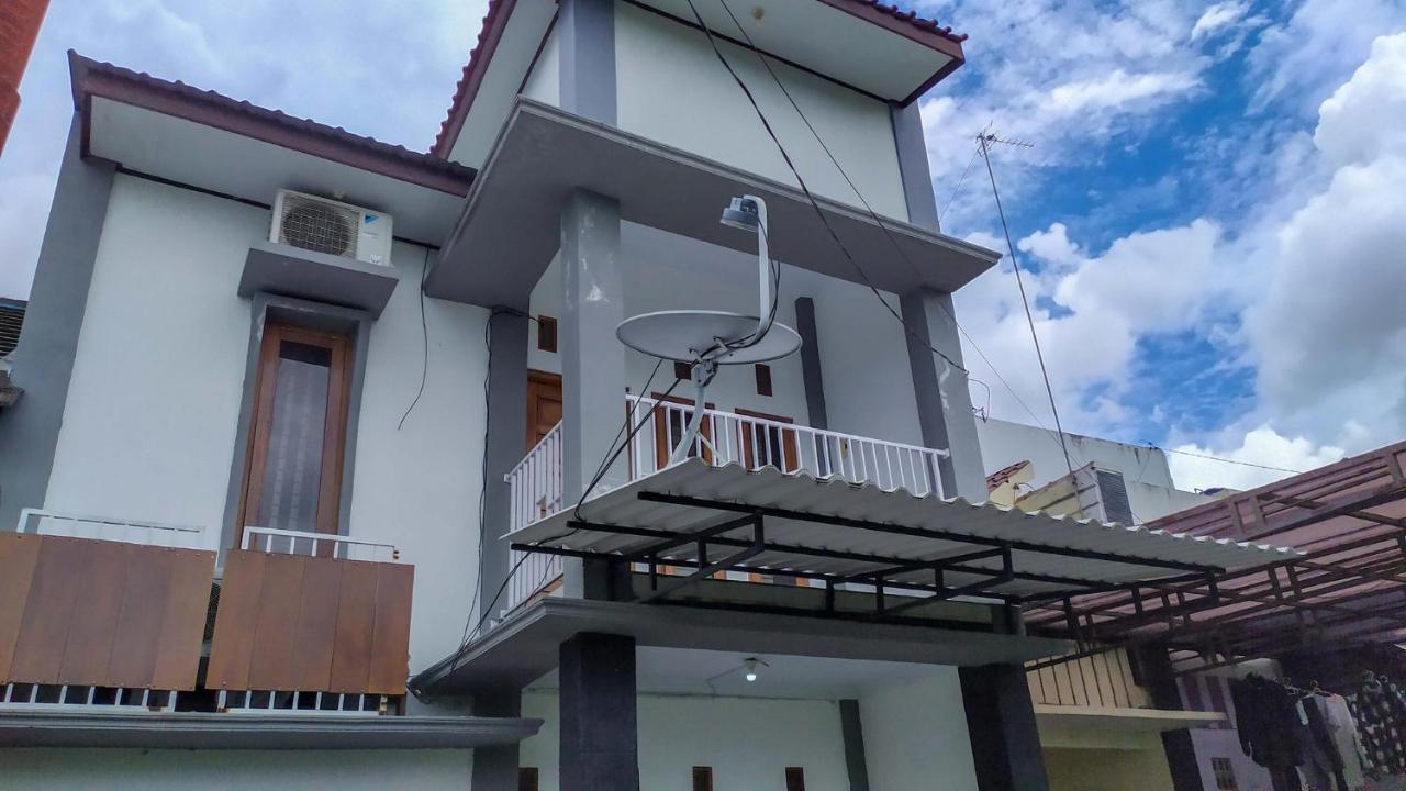 Omah Leren Mitra Reddoorz Near Gembiraloka Zoo Yogyakarta Hotel Eksteriør billede