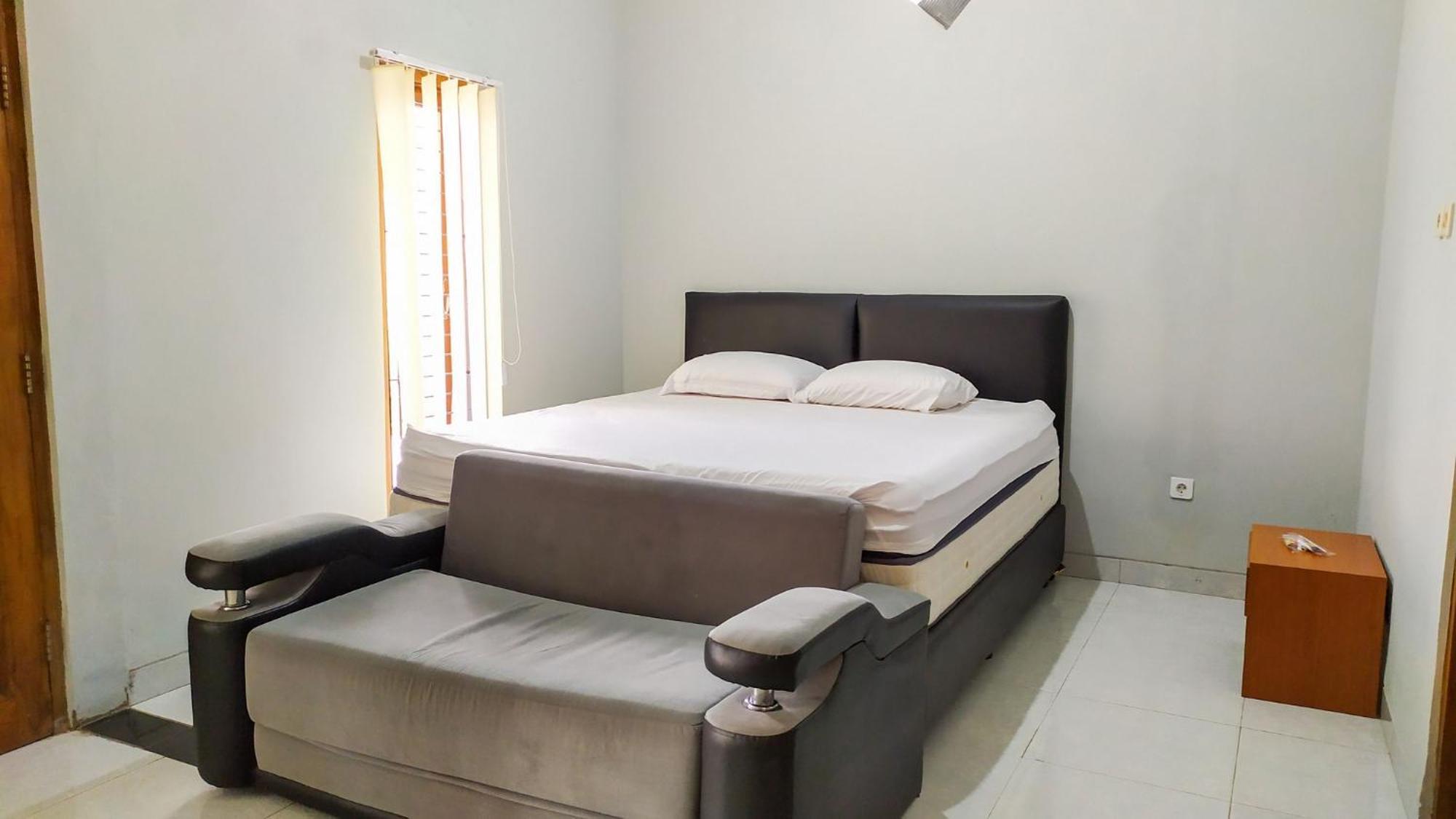 Omah Leren Mitra Reddoorz Near Gembiraloka Zoo Yogyakarta Hotel Eksteriør billede