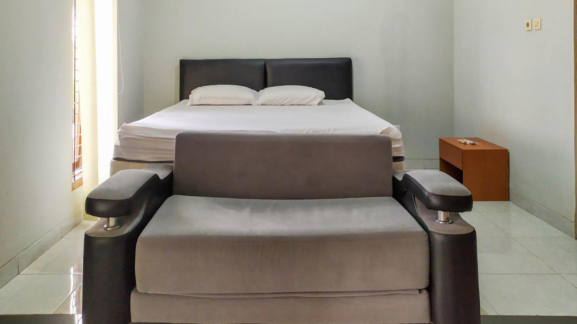 Omah Leren Mitra Reddoorz Near Gembiraloka Zoo Yogyakarta Hotel Eksteriør billede